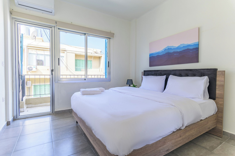 Room 5, Slate - 2Br Apt W Balcony in Mar Mikhael, Beirut