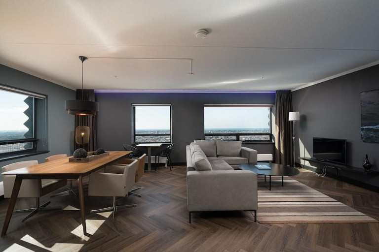 Others 5, The Penthouse, The Hague