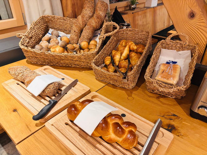 Food & Drinks 5, Typically Swiss Hotel Ermitage, Frutigen