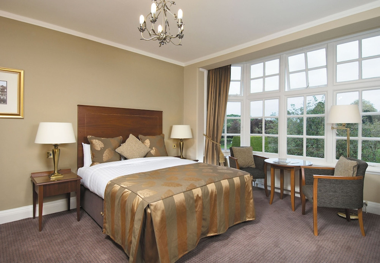 Bedroom 2, Grovefield House Hotel, Buckinghamshire