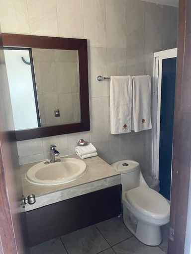 Bathroom 3, Hotel Las Jacarandas, Mazatlán