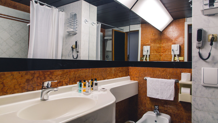 Others 4, Grand Hotel Excelsior, Reggio Di Calabria