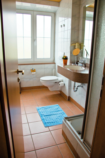 Bathroom 5, Hotel Krone, Freudenstadt