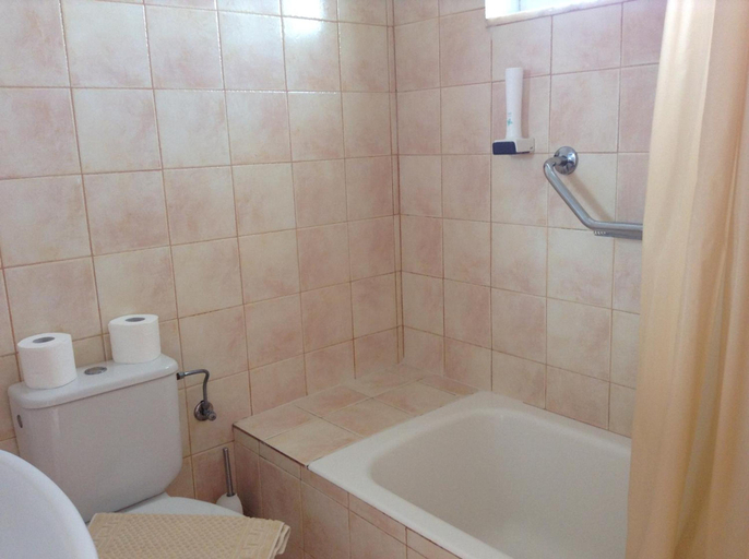Bathroom 3, Pylea Beach, South Aegean