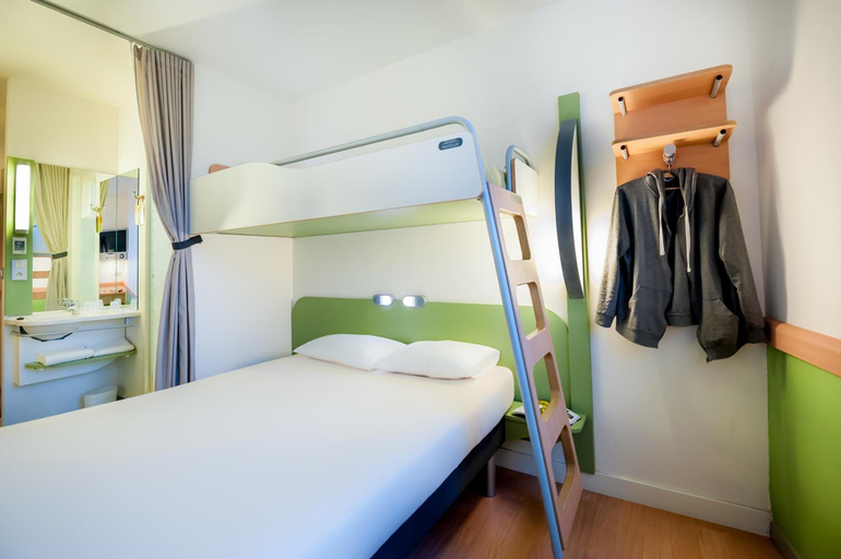 Bedroom 2, ibis budget Bayeux, Calvados
