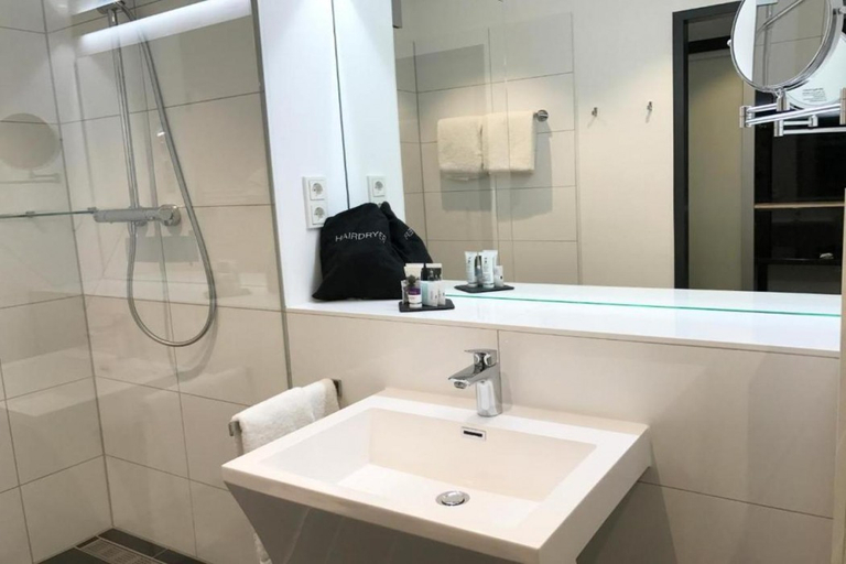 Bathroom 4, Mercure Hotel Kaiserhof Frankfurt City Center, Frankfurt am Main