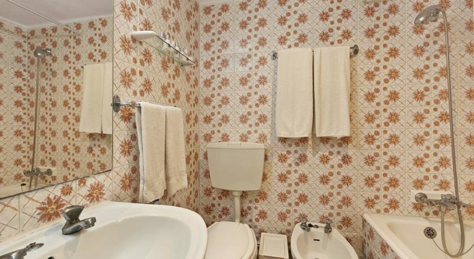 Bathroom 3, Cheerfulway Minichoro, Albufeira