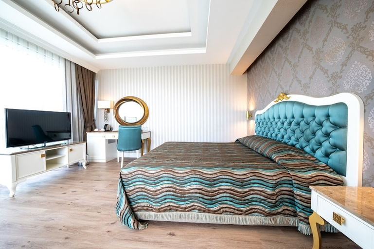 Bedroom 2, Karmir Resort And Spa Hotel, Kemer