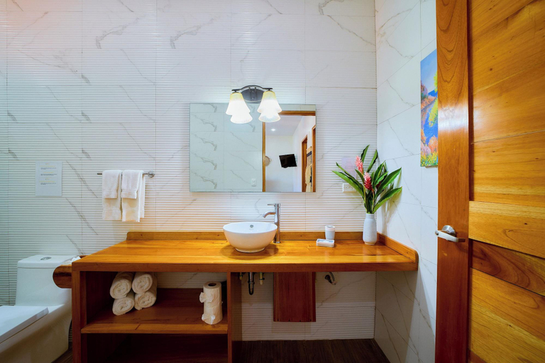Bathroom 3, Olinca Boutique Hotel, Talamanca