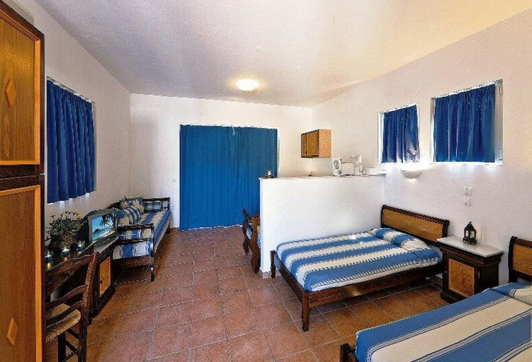 Bedroom 4, Katikies Studios & Apartments, South Aegean