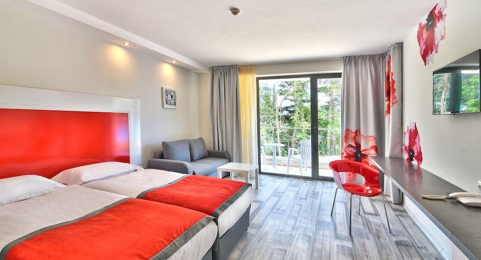 Bedroom 3, Grifid Hotel Foresta, Varna