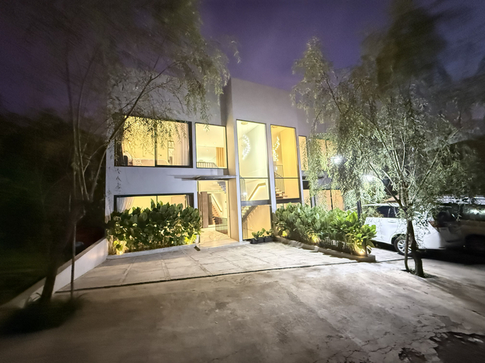 Exterior & Views 2, Villa Dago Bandung 6 BR with Private Pool (Amethyst R-09), Bandung