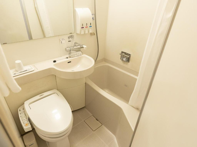 Bathroom 3, Nishitetsu Inn Kurosaki, Kitakyūshū