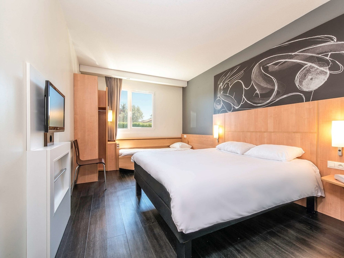 Bedroom 2, Ibis Issoire, Puy-de-Dôme