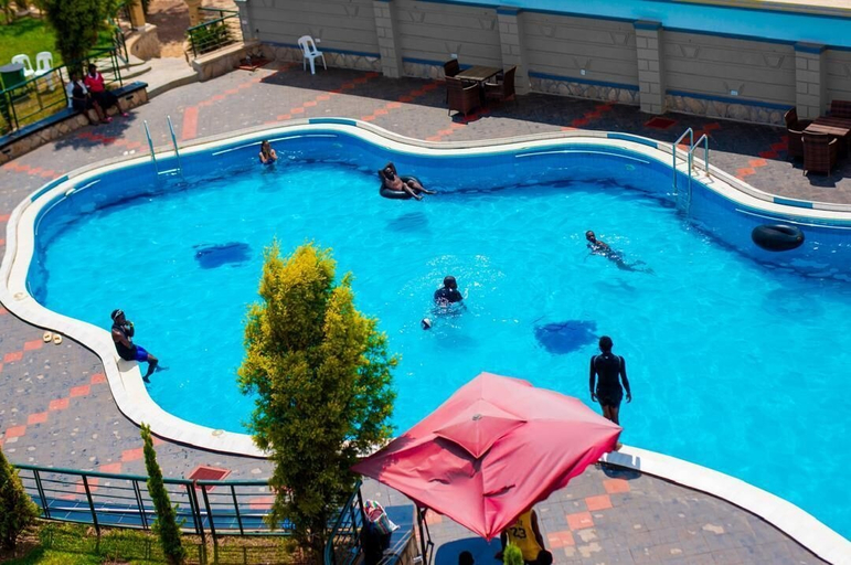 Pool 4, Tek Country gardens buwama, Mawokota