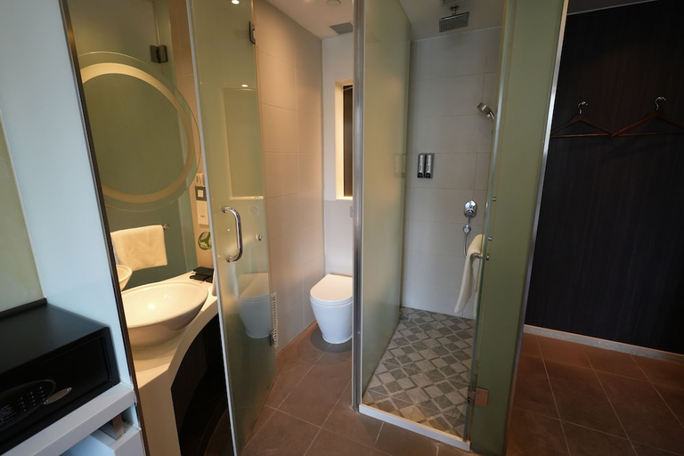 Bathroom 4, Epoch Hotel, Kowloon