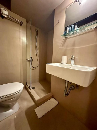 Bathroom 5, Mc Queen Rooms & Apartments, Attica