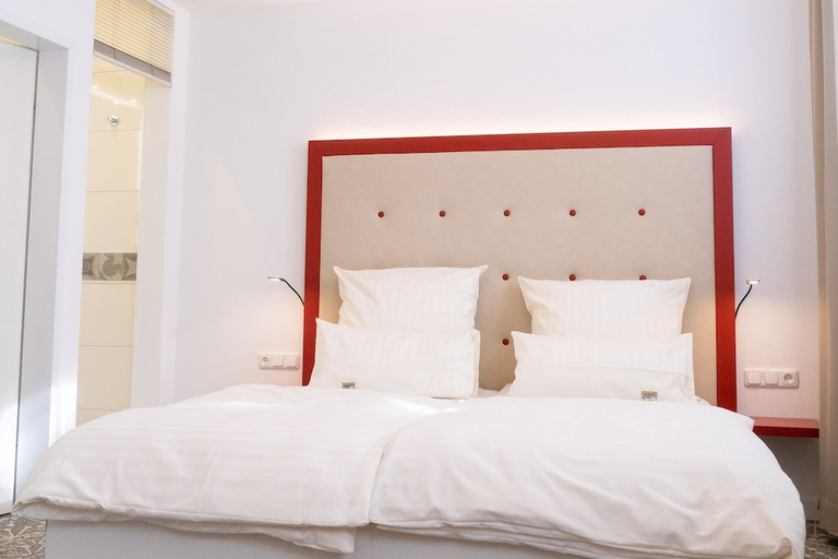 Bedroom 2, Hotel Zum Kuhhirten, Bremen