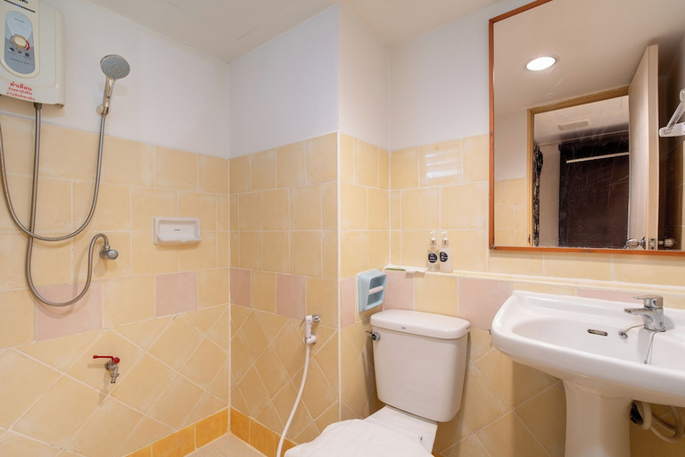 Bathroom 5, Synsiri 3 Ladprao 83, Wang Thonglang