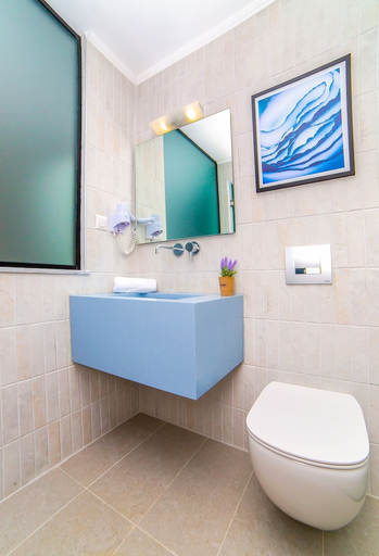 Bathroom 3, Lotus Studios, Crete