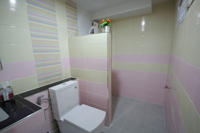 Bathroom 3, Windsor Park and Resort, Muang Lop Buri