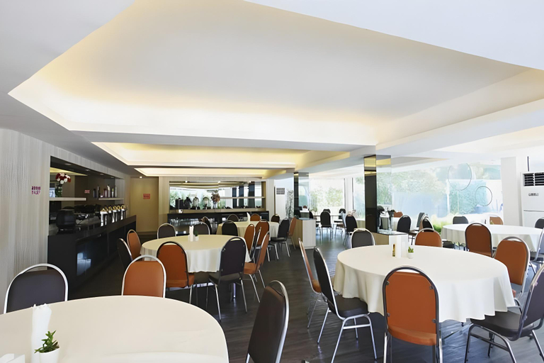 Food & Drinks 5, Leenova Hotel, Prawet