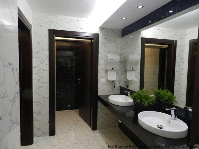 Bathroom 4, Kotoni, Tiranës