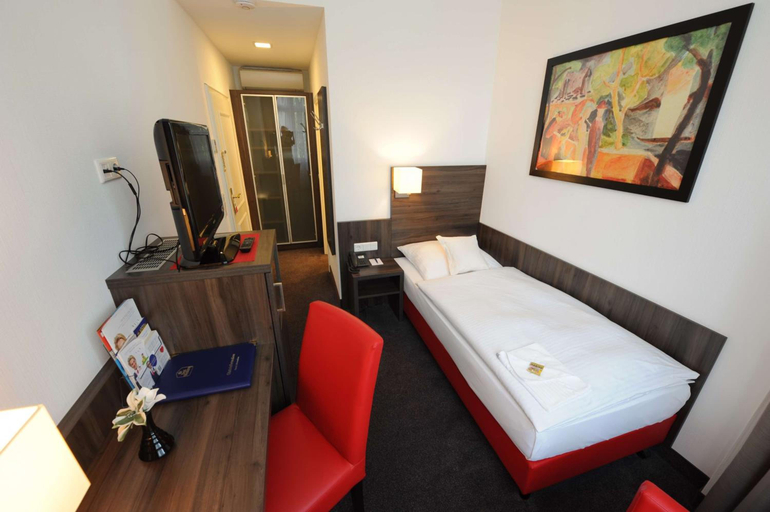 Bedroom 2, Best Western Hotel Kaiserhof, Bonn
