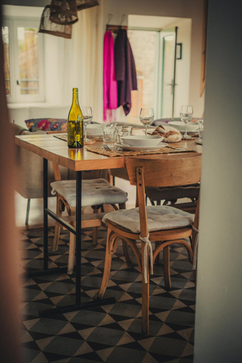 Others 5, La petite maison des Pittoresques, Loire