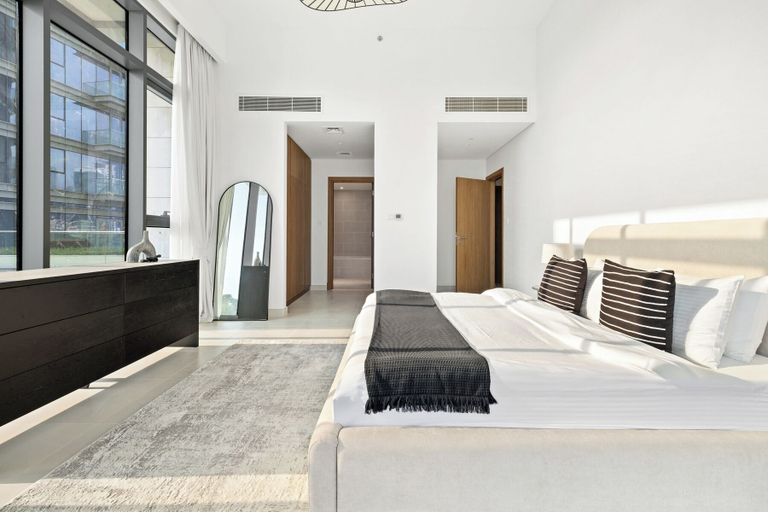 Room 3, 2BR plus M Pet-Friendly Prime Amenities, Dubai