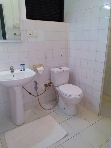 Bathroom 3, AMAGI BEACH, Mahawewa