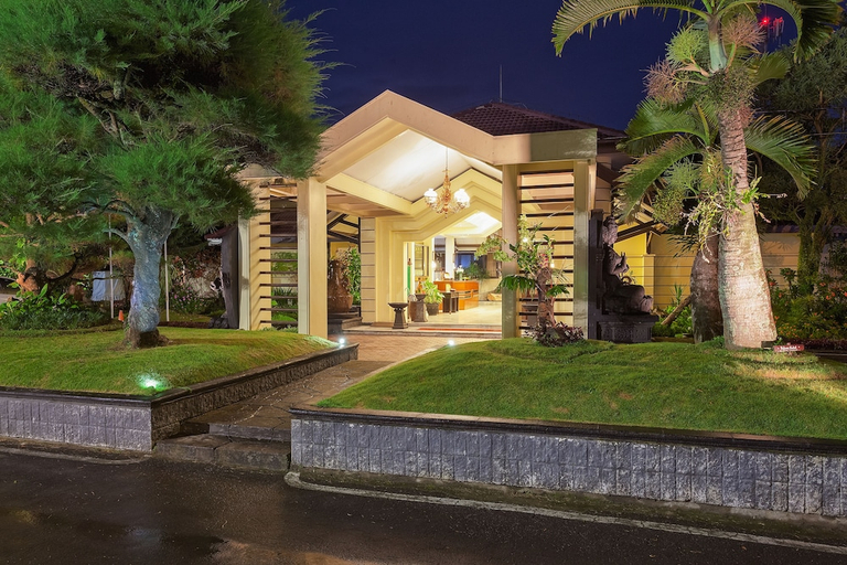 Exterior & Views 1, Hotel Montana Dua Malang, Malang