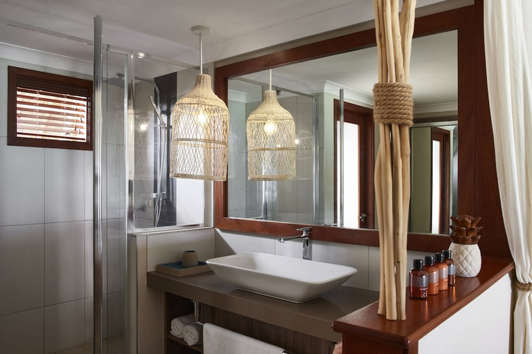 Bathroom 5, C Mauritius, Flacq
