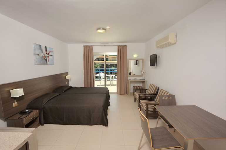 Bedroom 2, Petrosana Hotel Apartments