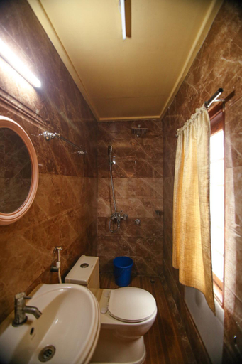 Bathroom 3, Harmony Houseboats, Alappuzha