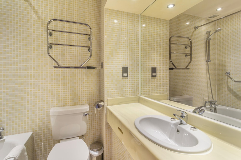 Bathroom 4, The Cavendish Hotel, East Sussex