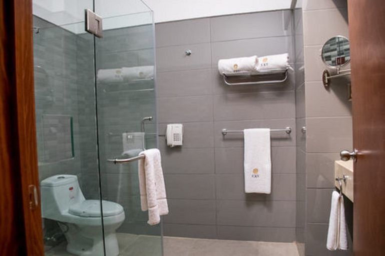 Bathroom 4, Ecce Inn, Silao