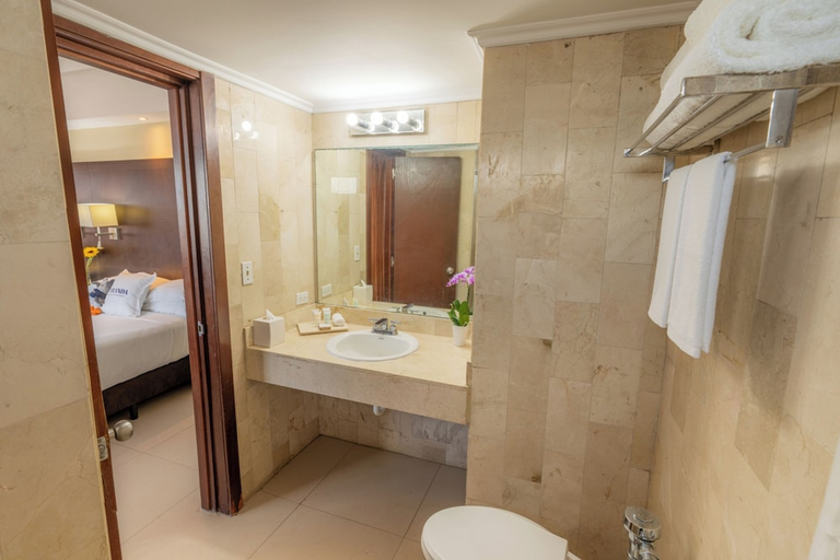Bathroom 5, Faranda Express Soloy & Casino, Panamá