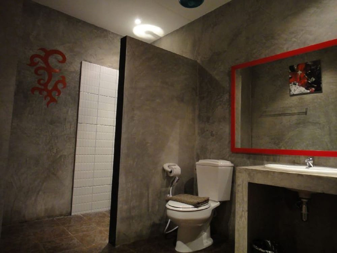 Bathroom 3, Cocco Resort, Pattaya