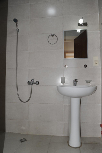 Shower, Lika Hotel, Ozurgeti