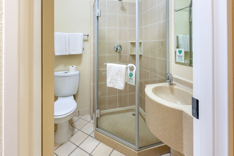 Bathroom 5, Road Lodge Gqeberha Airport, Nelson Mandela Bay