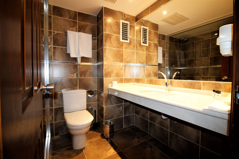 Bathroom 4, Montania Town Hotel Mudanya, Mudanya