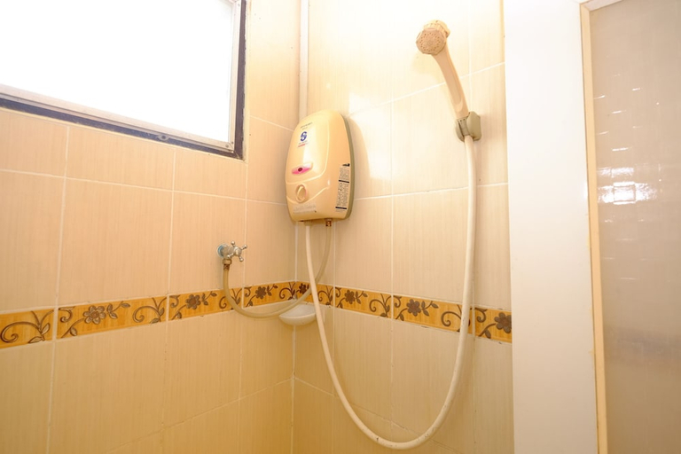 Bathroom 4, Baan Rim Khong Hotel, Muang Nakhon Phanom