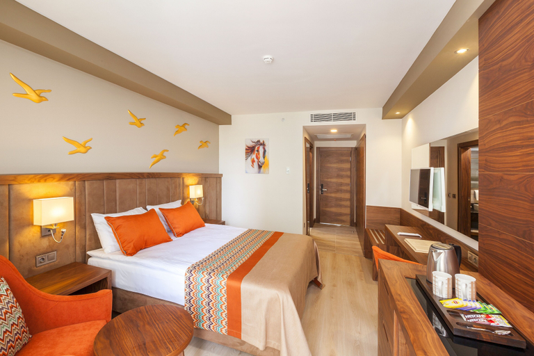 Bedroom 2, Side Royal Palace Hotel & Spa - All Inclusive, Manavgat