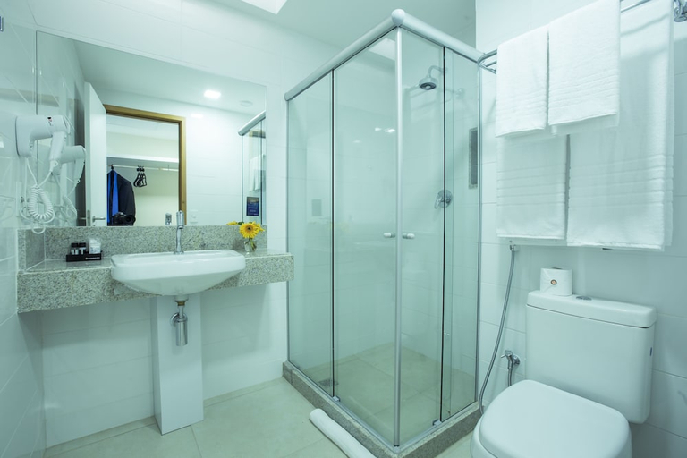 Bathroom 5, Intercity Suape Costa Dourada, Cabo