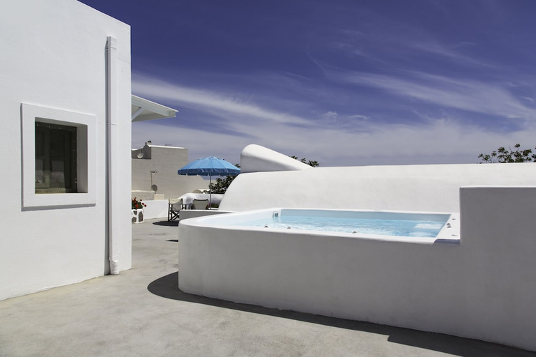 Sport & Beauty 5, Ayoba Santorini, South Aegean
