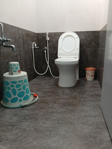 Bathroom 3, Sathyam Resorts, Dharmapuri