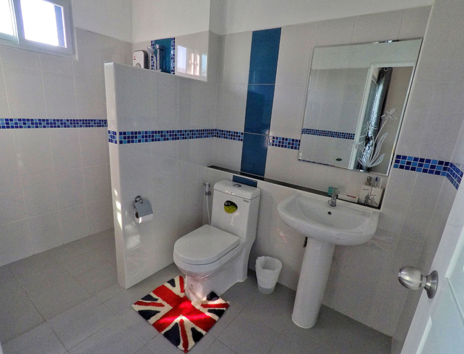 Bathroom 3, Tempo Plus Apartment Mae Sot, Mae Sot