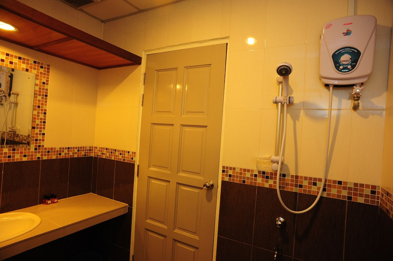 Bathroom 3, Arwana Inn, Pasir Putih