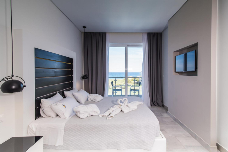 Bedroom 3, Belussi Beach Hotel & Suites, Ionian Islands